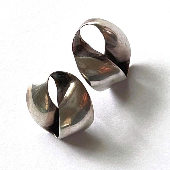 MidCentury Eternity Silver Earrings - 925 Abstract Endless Ribbon Post Earrings - Picture 4 of 9